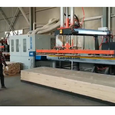 Otomatik Ahşap Tahta Yükleme Makinesi 300KG Yükleme ve İndirme Sistemi OEM